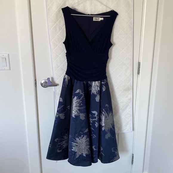 Cocktail dress - Picture 3 of 3